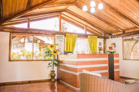 Hosteria Airport Garden