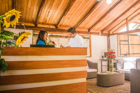 Hosteria Airport Garden