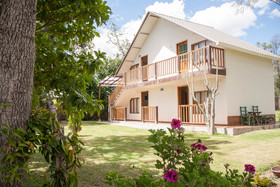 Hosteria Airport Garden