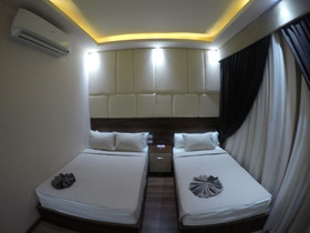 City Hotel