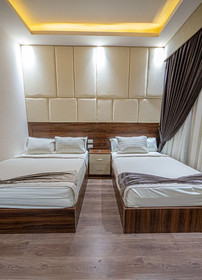 City Hotel