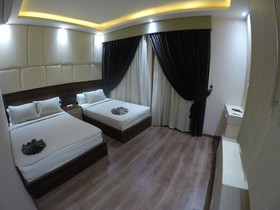City Hotel