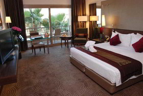 Dusit Thani LakeView Cairo