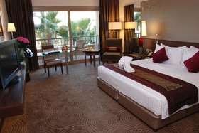 Dusit Thani LakeView Cairo