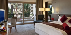Dusit Thani LakeView Cairo