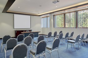 Holiday Inn & Suites Cairo Maadi