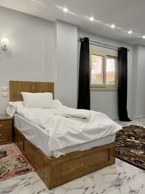 Life Pyramids Inn