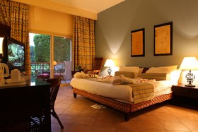Swiss Inn Pyramids Golf Resort & Swiss Inn Plaza Hotel