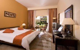Swiss Inn Pyramids Golf Resort & Swiss Inn Plaza Hotel