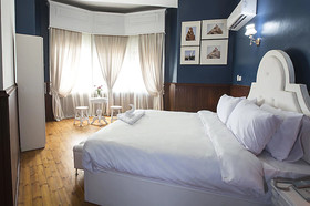 Tahrir Plaza Suites