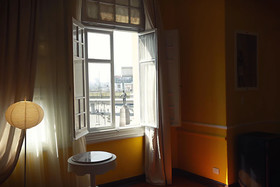 Tahrir Plaza Suites