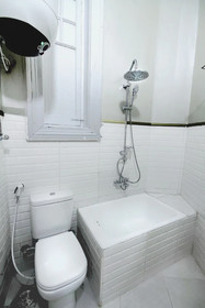 Tahrir Plaza Suites