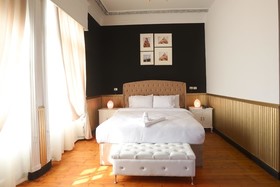 Tahrir Plaza Suites