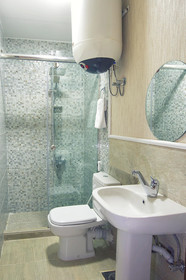 Tahrir Plaza Suites