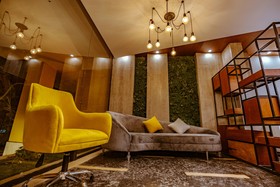 Travelholic Inn