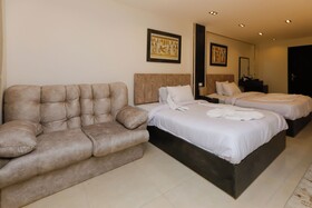 Crowne Pyramids Palace