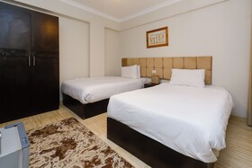 Crowne Pyramids Palace