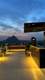 Crowne Pyramids Palace
