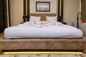 Crowne Pyramids Palace