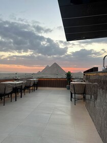 Crowne Pyramids Palace