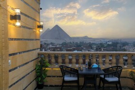 Crowne Pyramids Palace