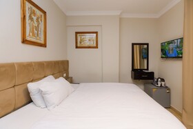 Crowne Pyramids Palace