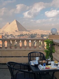 Crowne Pyramids Palace