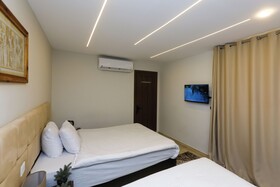 Crowne Pyramids Palace