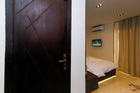 Crowne Pyramids Palace