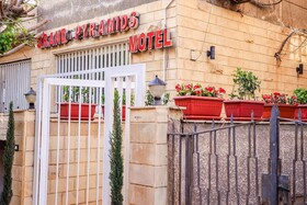 Grand Pyramids Motel