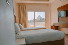 Hassan Pyramids Hotel