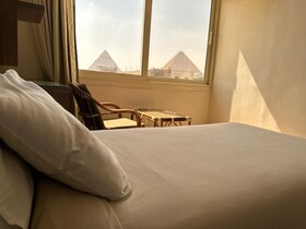 Hassan Pyramids Hotel