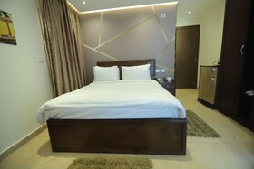 King Khafren View INN