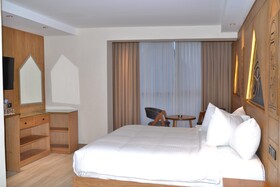 Neom Pyramids Valley Boutique Hotel