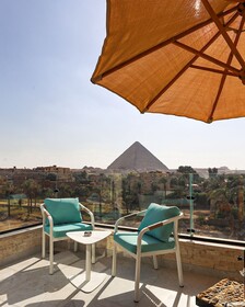 Palacio Pyramids Hotel