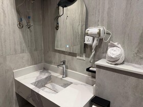 Palacio Pyramids Hotel