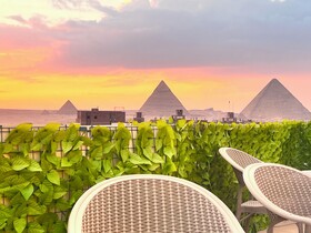 Premier Pyramids Inn