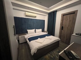 Premier Pyramids Inn