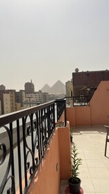 Pyramids Road Guest House