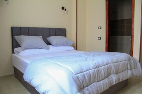 Pyramids Road Guest House
