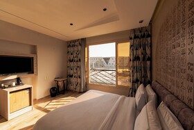 Royal Great Pyramid Inn