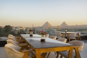 Royal Great Pyramid Inn