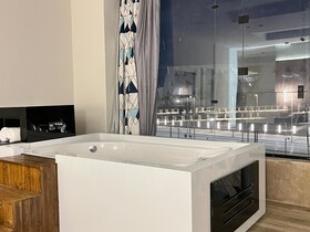 Royal Great Pyramid Inn