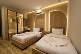 Royal Great Pyramid Inn