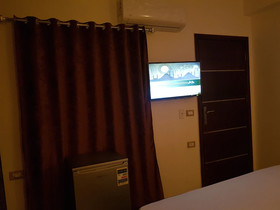 Sahara Pyramids Inn