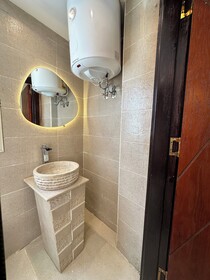 Taj Pyramids View Inn