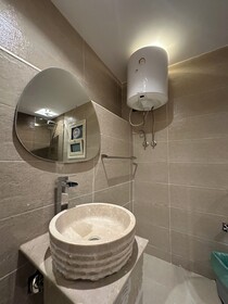 Taj Pyramids View Inn