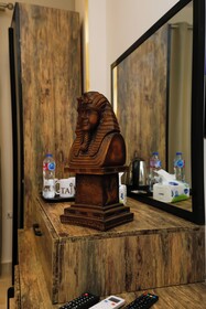 Taj Pyramids View Inn