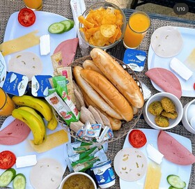 Taj Pyramids View Inn