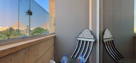 Taj Pyramids View Inn